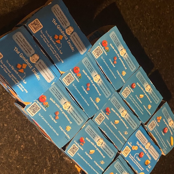 It’s a bulk of baby food and their brand new. An will shipped the same day - Picture 3 of 9